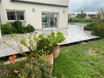 Terrasse grès cérame sur plots réglables