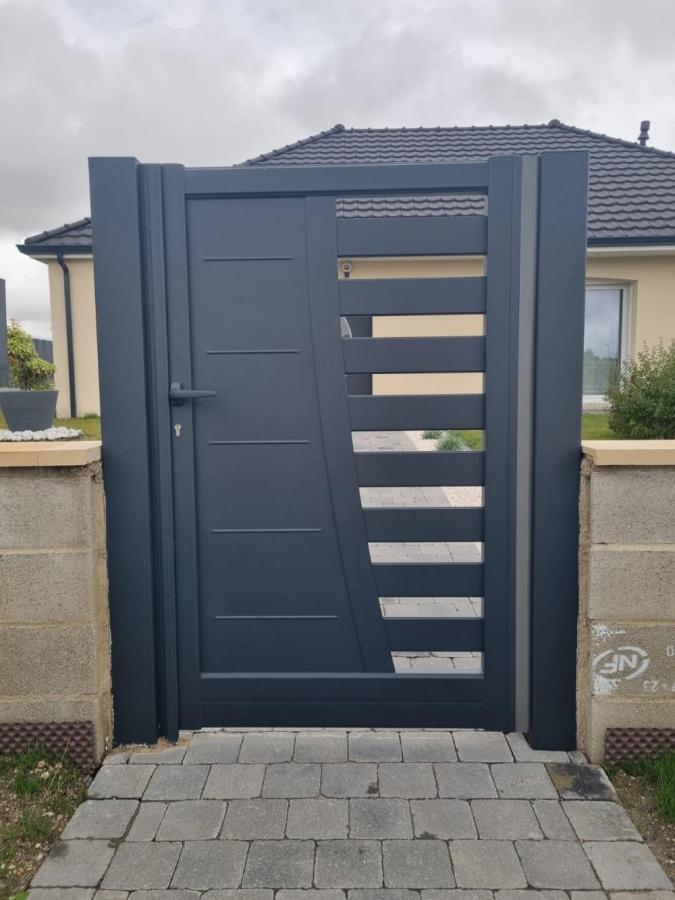 Artisan du vert - Portillon en aluminium coulissant CETAL gris anthracite